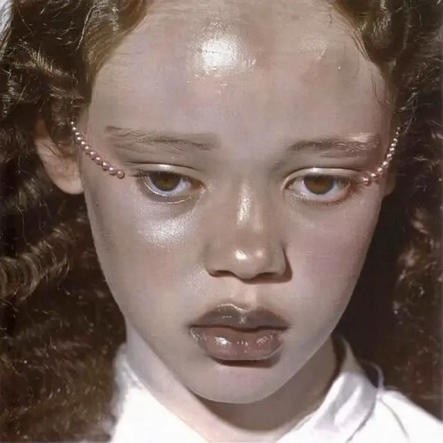 BEAUTY PAPERS // MoMu Masquerade